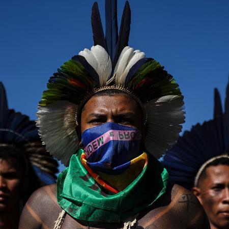 Indígenas em ato em Brasília, no mês de abril