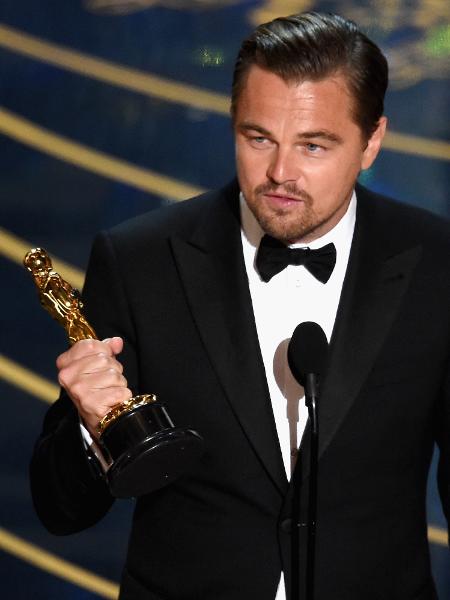Leonardo DiCaprio leva Oscar de melhor ator por "O Regresso" - Kevin Winter/Getty Images