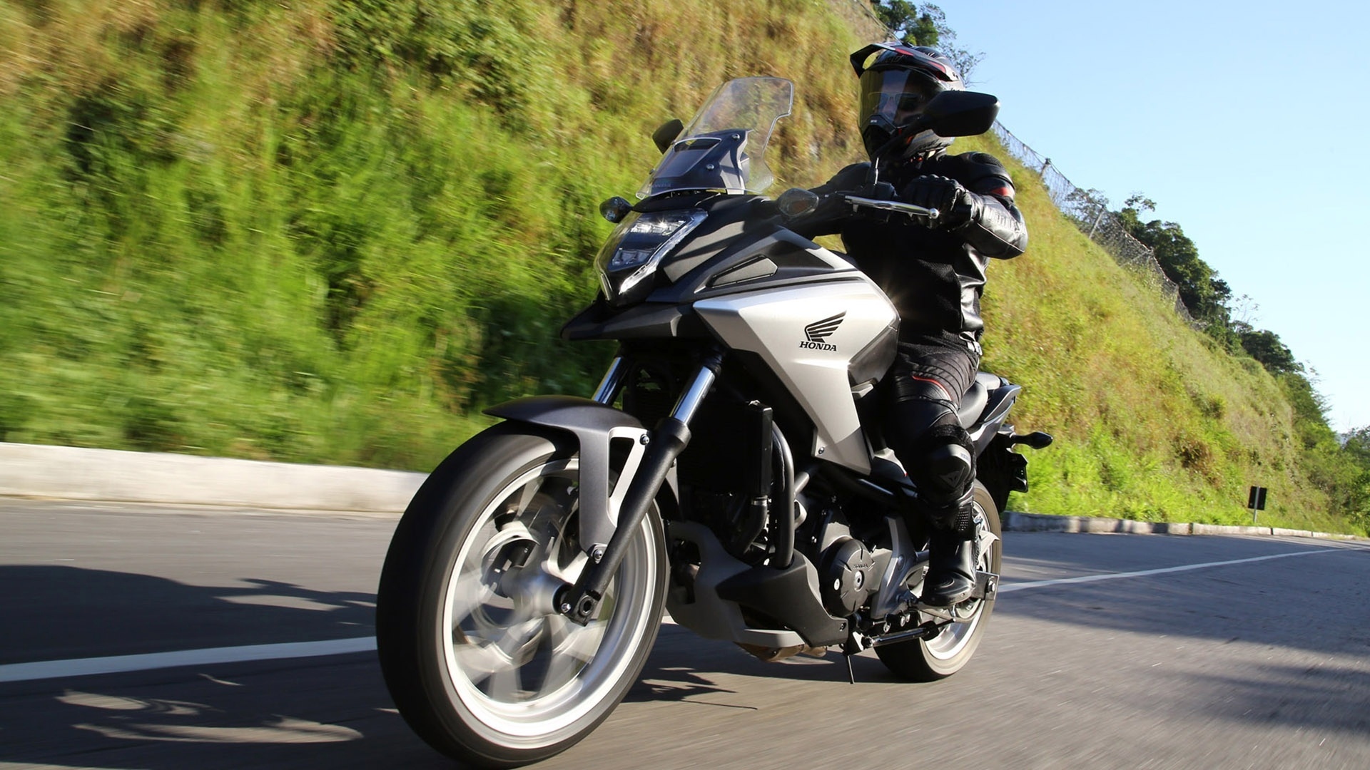 Honda NC 750X 2016 - Divulgação