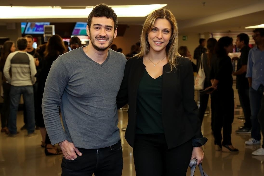 13.set.2016 - Marcos Veras e a mulher, Júlia Rabello, vão à pré-estreia do filme "Desculpe o Transtorno", protagonizado por Gregório Duvivier e Clarice Falcão - Roberto Filho/Brazil News