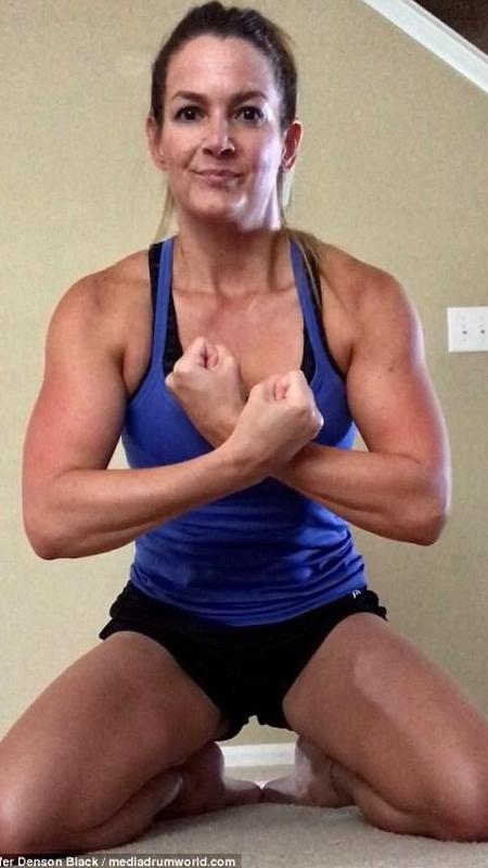 A americana Jennifer Denson Black perdeu 27 quilos após duas gestações  - Reproduação/DailyMail