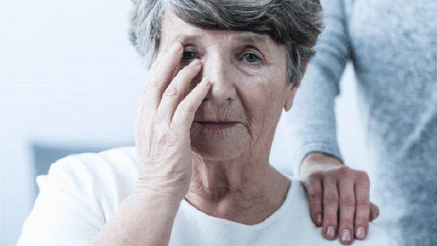 Um dos primeiros sintomas do Alzheimer é a perda de memória recente - Getty Images