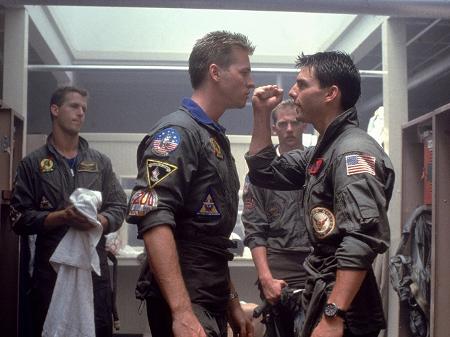 Val Kilmer e Tom Cruise em cena de "Top Gun: Ases Indomáveis" - Reprodução