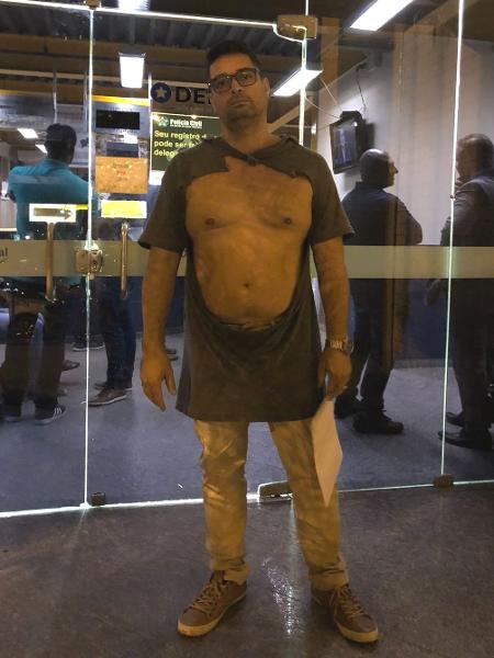 Claudenei Almeida, pai de Leticia, chegou na delegacia com a camisa rasgada - Arquivo Pessoal - Arquivo Pessoal