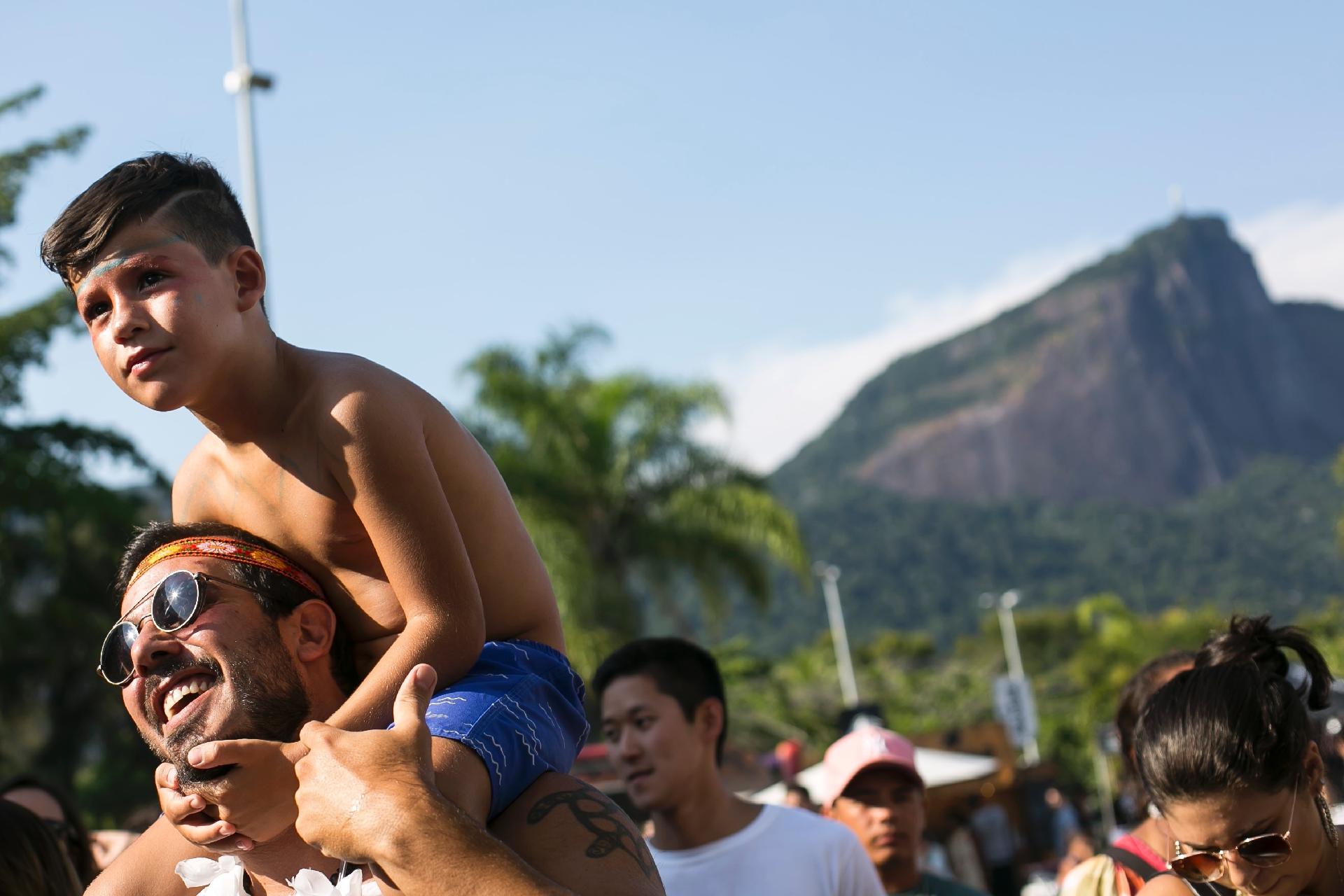 Público enfrentou calor ao som da Orquestra Voadora na Lagoa - Bruna Prado/UOL