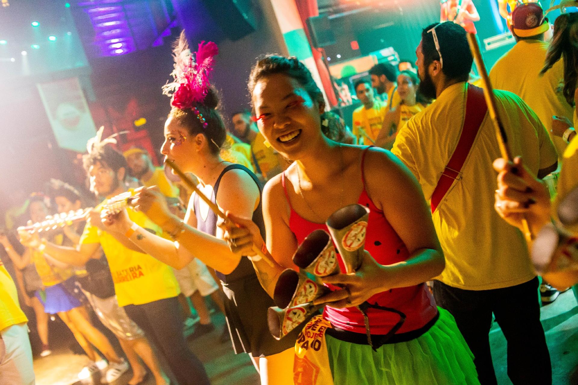 Blocos agitam foliões na Casa Natura Musical, em São Paulo - Edson Lopes Jr./UOL
