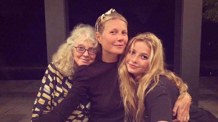 Gwyneth Paltrow posa com a mãe, Blythe Danner, e a filha Apple Martin - Reprodução/Instagram