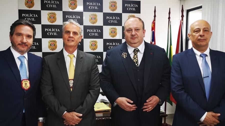 Erick Jacquin aos lados dos policias que ajudaram em investigação no caso da falsa babá - Reprodução/Instagram