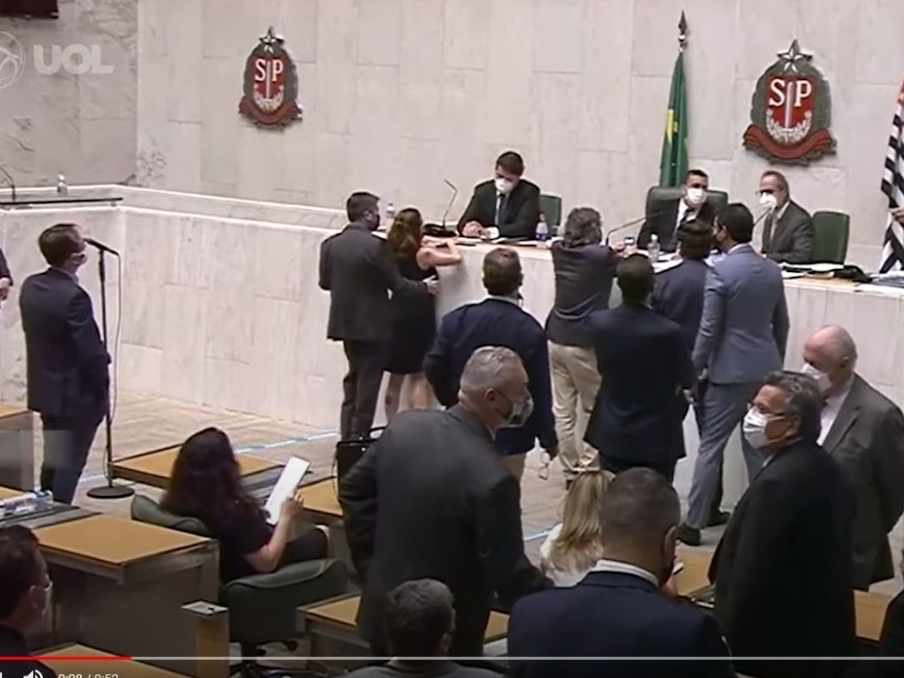 Cidadania afasta deputado Fernando Cury, que apalpou Isa Penna na Alesp