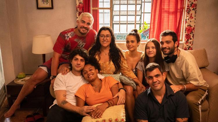 Lurdes (Regina Casé), Magno (Juliano Cazarré), Érica (Nanda Costa), Camila (Jéssica Ellen), Ryan (Thiago Martins), Danilo (Chay Suede), Sandro (Humberto Carrão) e Brenda (Clara Galinari) - João Cotta/Globo - João Cotta/Globo