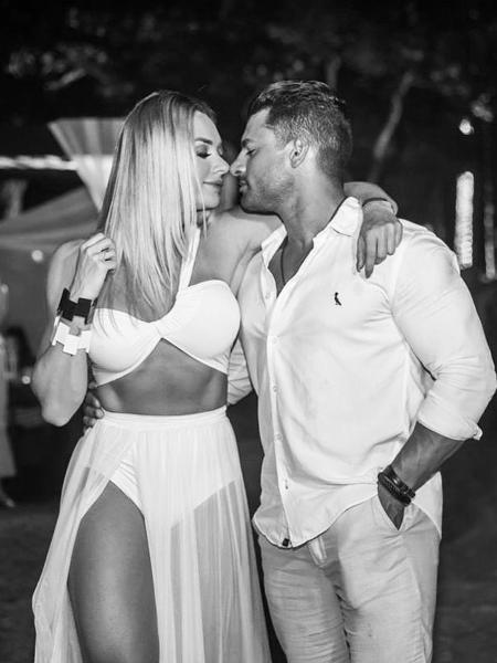 Quase três meses após reatarem o relacionamento, Helisson Dias anuncia que namoro com Juju Salimeni chegou ao fim novamente - Reprodução/Instagram