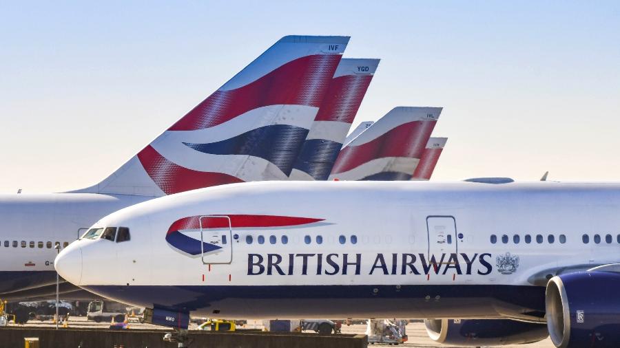 Aviões da British Airways parados no aeroporto de Londres, no Reino Unido - Ceri Breeze/Getty Images