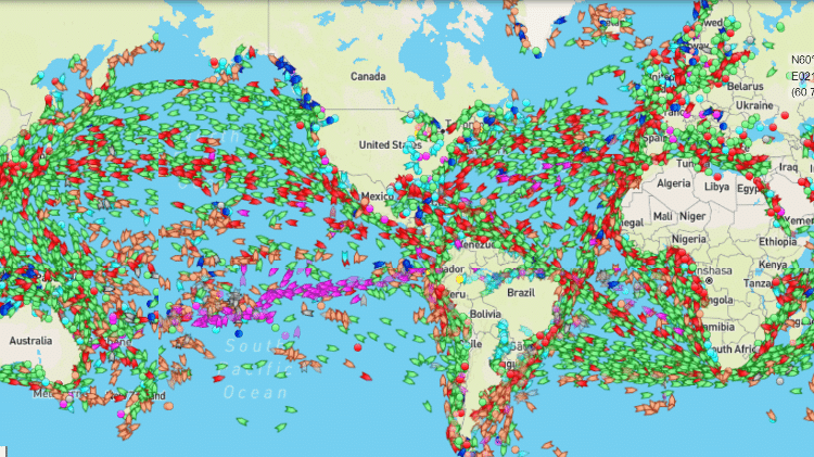 O website Marine Traffic mostra ao vivo a localização de navios por todo o globo - Reprodução - Reprodução