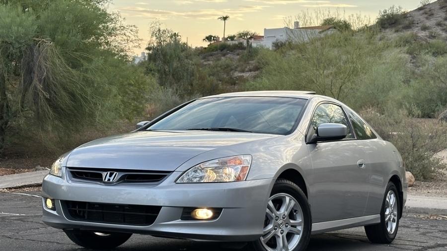 Honda Accord 2007 é vendido em leilão após morte de proprietário