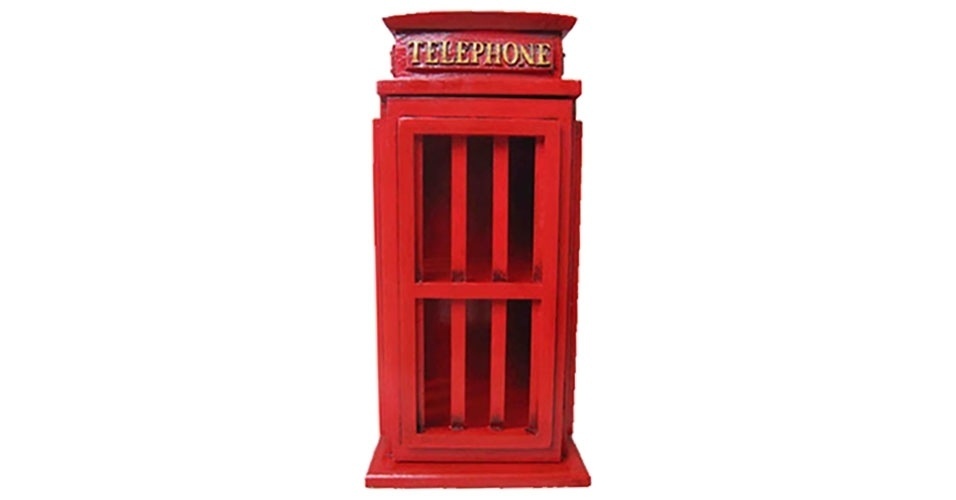 Cabine telefônica (20 cm por 19 cm por 39 cm), da Avalon Import, feita em MDF. R$ 325. O objeto decorativo é destaque na Ópera (www.grupoopera.com.br), feira internacional de moda e decoração infantil, que acontece em São Paulo - Divulgação