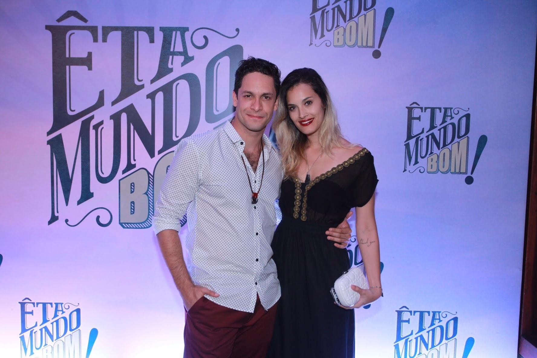 Rainer Cadete chega à festa de lançamento de "Êta Mundo Bom" acompanhado da namorada, a atriz Taianne Raveli - Marcello Sá Barretto/AgNews