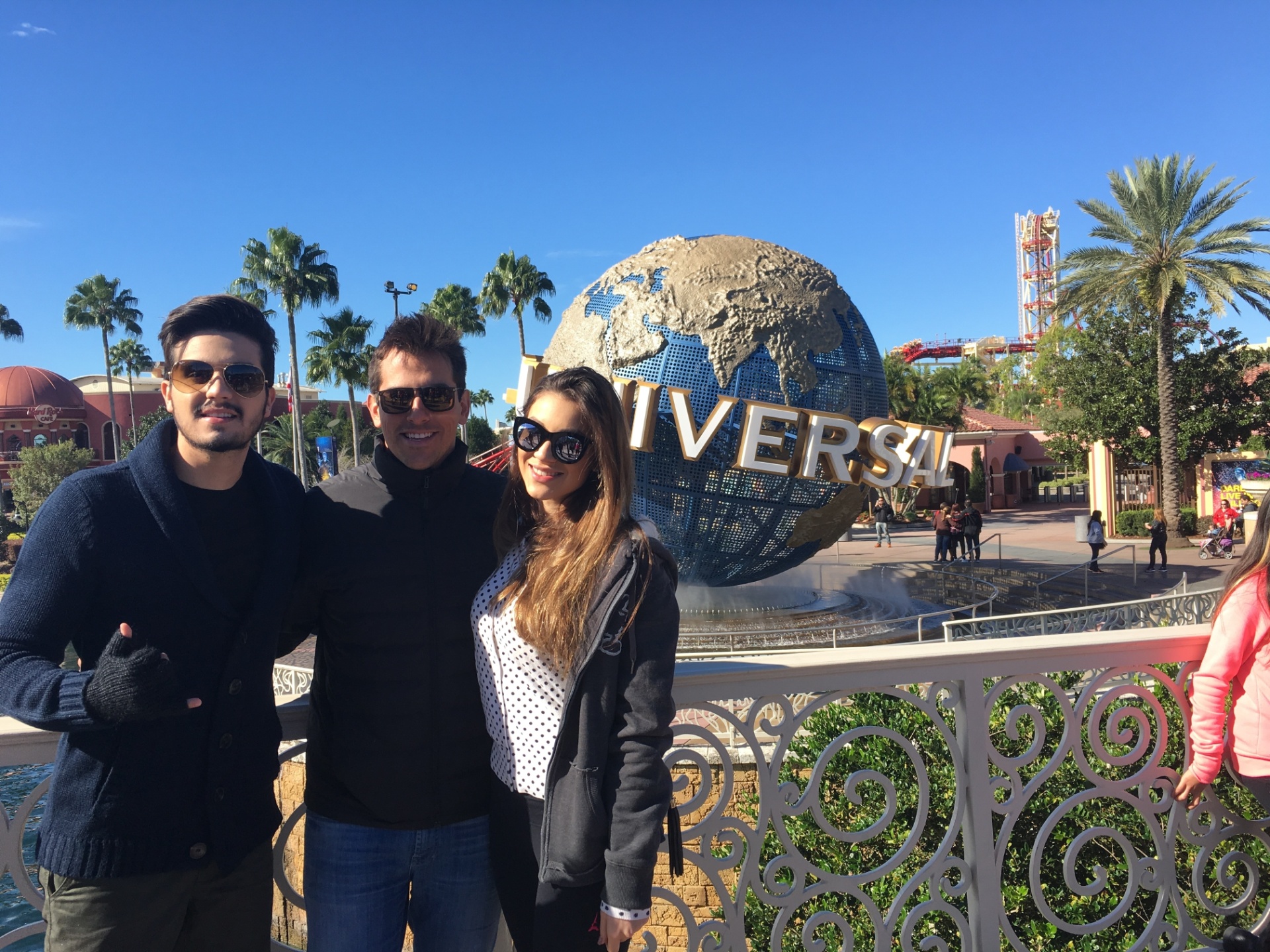 Rodrigo Branco acompanha o cantor Luan Santana e sua irmã, Bruna, em um passeio em um parque de diversões em Orlando (EUA) - Rodrigo Branco/Arquivo pessoal