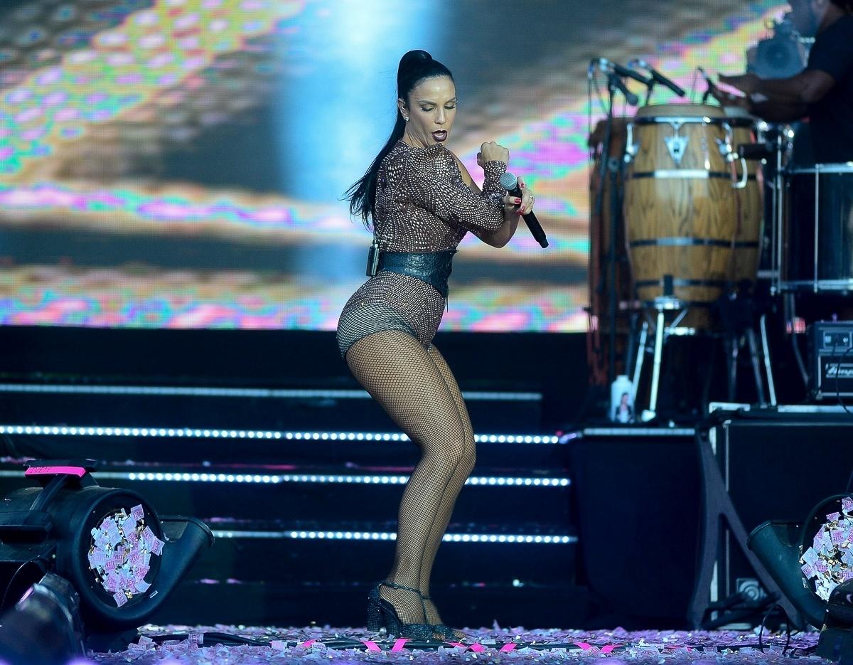 Ivete Sangalo capricha na dança ao se apresentar no Villa Mix Festival, em Goiânia - Francisco Cepeda/AgNews