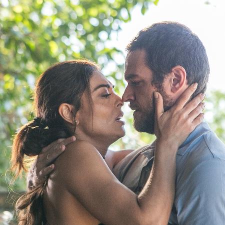 Juliana Paes beija Emilio Dantas em "A Força do Querer" - Raquel Cunha/TV Globo - Raquel Cunha/TV Globo