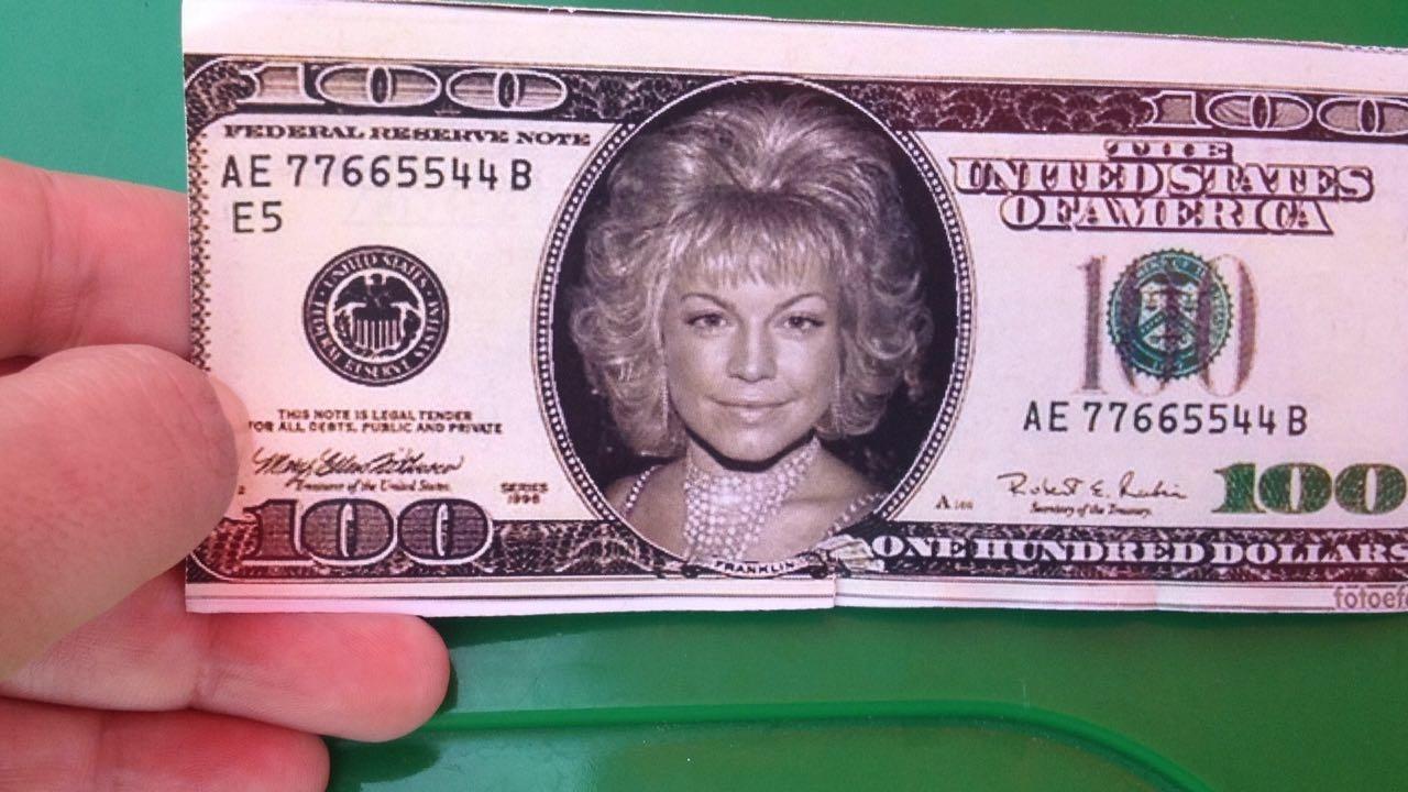 Dinheiro com o rosto de Fergie - Carolina Farias/UOL