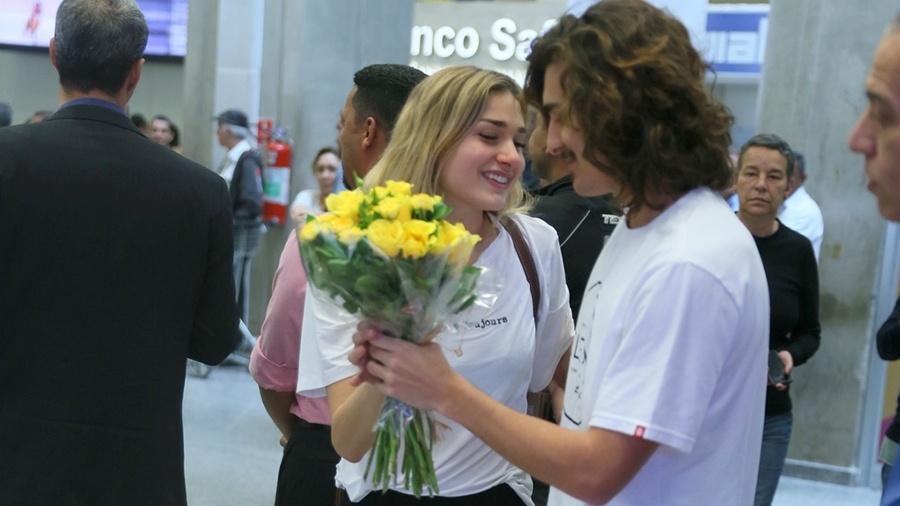 Sasha se emociona com surpresa do namorado Bruno Montaleone no aeroporto do Galeão - Anderson Borde/Ag.News