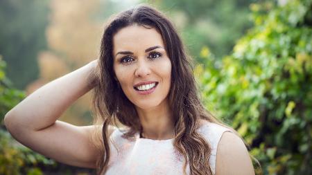 Samanta Bullock: acidente com arma de fogo a deixou paraplégica - Ange Harper