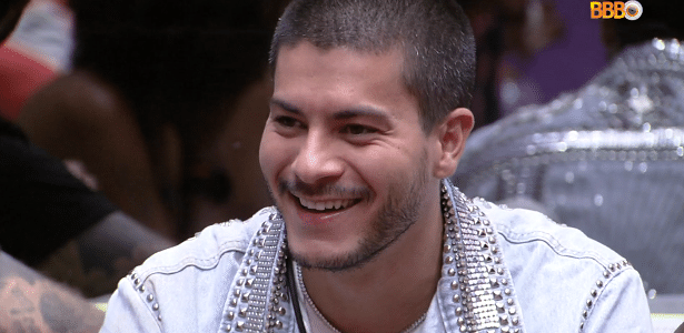BBB 22: Arthur Aguiar em noite de 'eliminação' no paredão falso