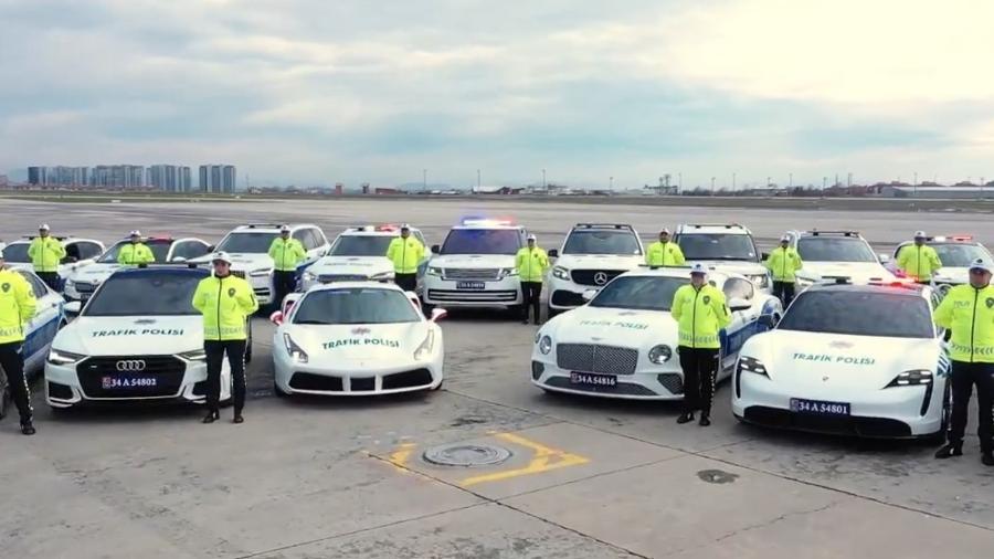 Carrões da polícia turca