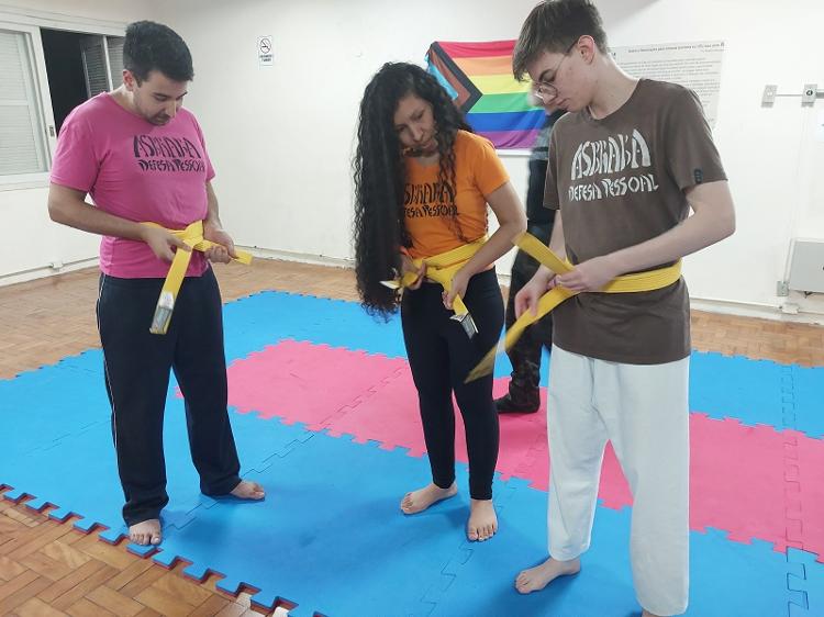 Aula de krav-magá do projeto As Braba Aula de krav-magá do projeto As Braba
