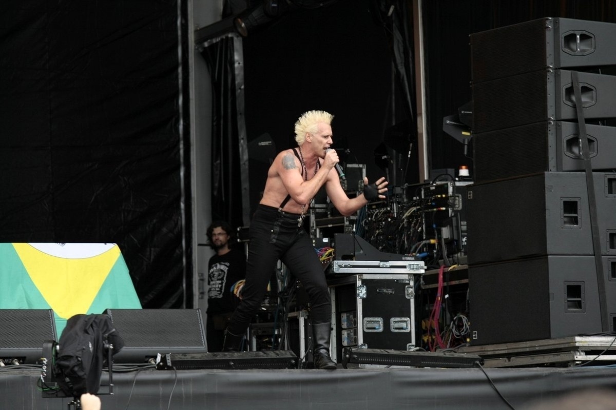 26.set.2015 - Supla junto com seu irmão João formam o Brothers of Brazil, que abre o palco Sunset durante o sexto dia do festival Rock in Rio 2015. - Johnson Parraguez/Foto Rio News