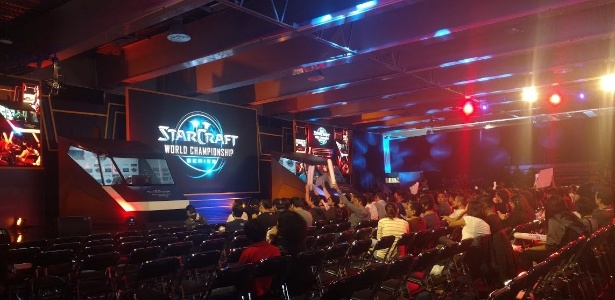 Apesar de fiel e visivelmente engajado, público da Copa Intercontinental de StarCraft II foi um tanto tímido; game precisa se reinventar para atrair novos jogadores e espectadores - Rodrigo Lara/UOL