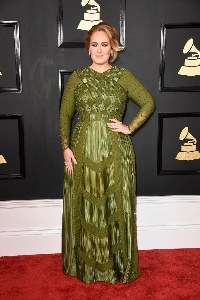 Adele usa vestido verde no Grammy 2017 - Getty Images