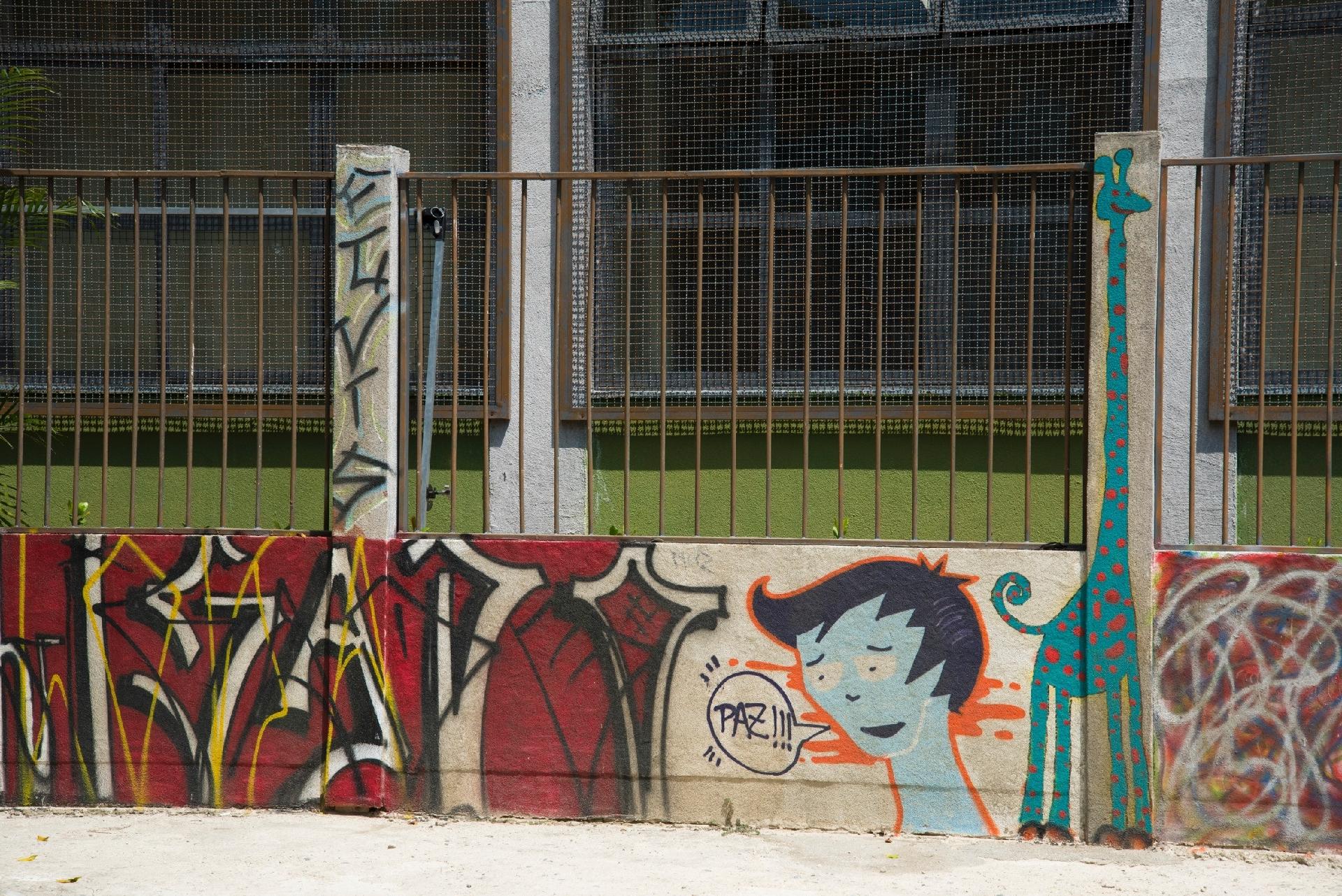 Os grafites típicos de São Paulo também ganharam espaço na cidade cenográfica de "Malhação: Viva a Diferença" - Cesar Alves/Globo/Divulgação