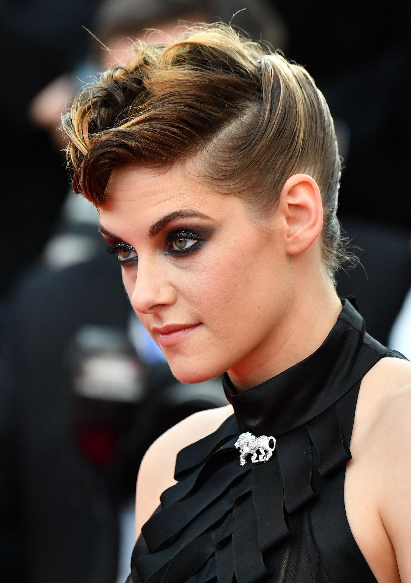 Detalhe para o moicano com luzes de Kristen Stewart - AFP