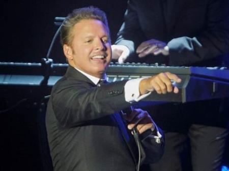 Cantor mexicano Luis Miguel é conhecido por suas baladas românticas - Divulgação