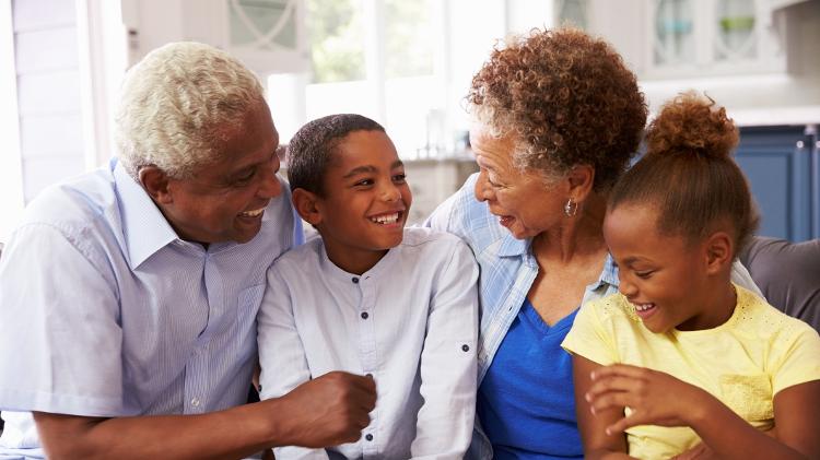 Avós de Áries defendem os netos e os de Libra mimam bastante: como é o perfil dos mais velhos da sua família?