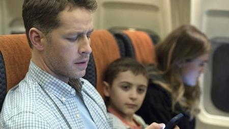 Josh Dallas em cena do piloto de Manifest - Divulgação/NBC