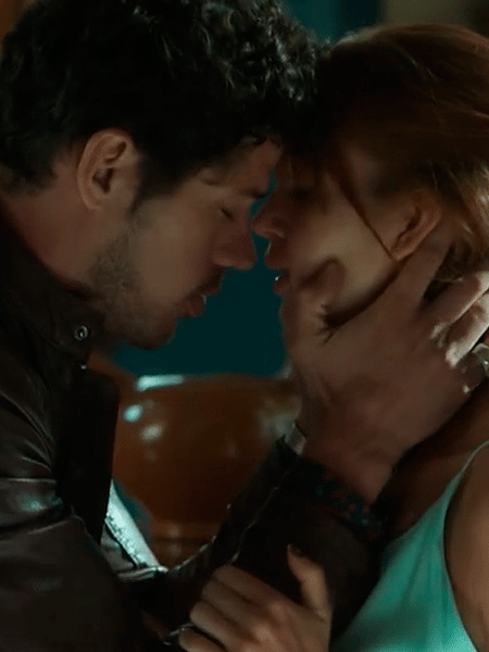 José Loreto faz par romântico com Marina Ruy Barbosa em "O Sétimo Guardião" - Reprodução/TV Globo - Reprodução/TV Globo