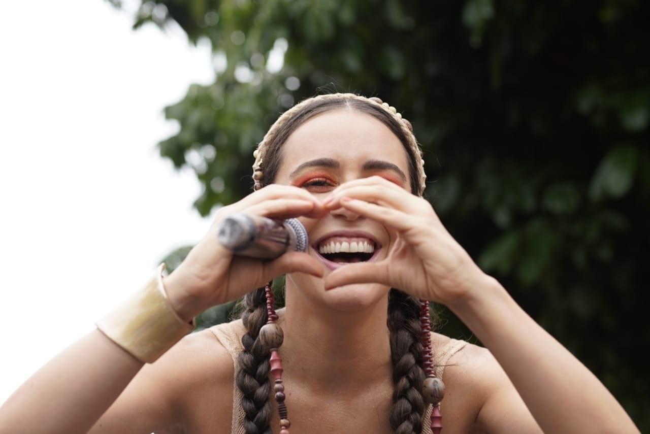 Roberta Sá agita foliões na Lapa, no centro do Rio de Janeiro - Ricardo Borges/UOL
