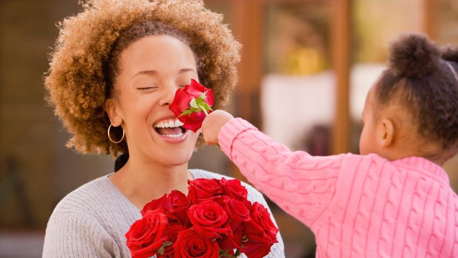 Flores estão até 400% mais caras às vésperas do dia das mães - Ariel Skelley/Getty Images