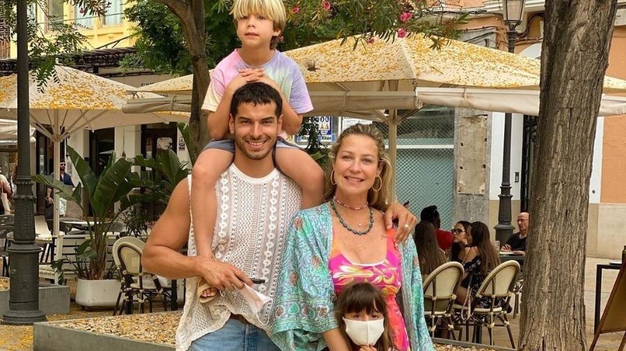 Luana Piovani curte dia ensolarado com o namorado e os filhos - Reprodução / Instagram