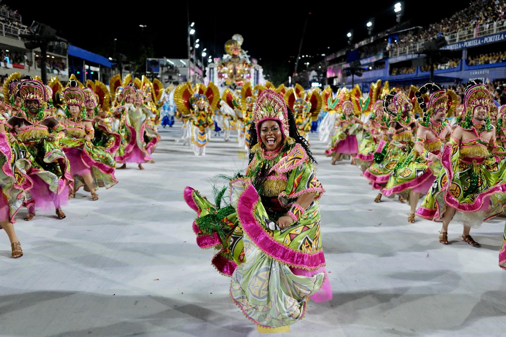 Mangueira no Desfile das Campeãs - Lucas Landau/UOL