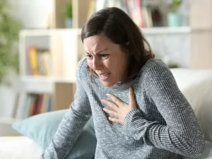 Jejum intermitente é associado ao risco maior de morte cardíaca, diz estudo