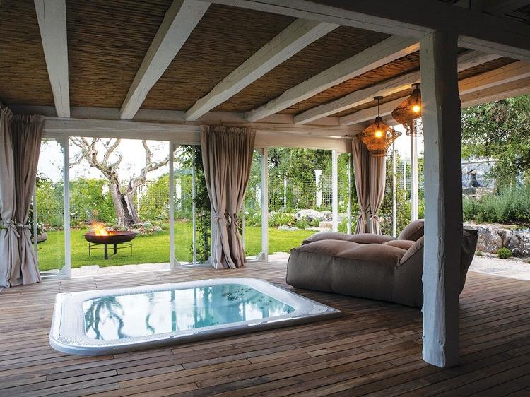 O spa no jardim do Leonardo Trulli Resort