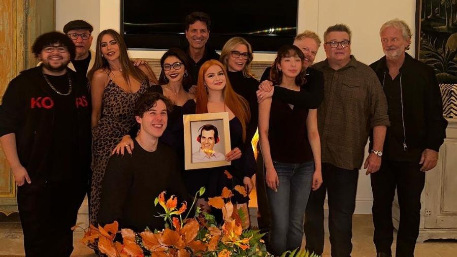 Elenco de 'Mordern Family' se reúne, e fãs notam ausência do ator Ty Burrell