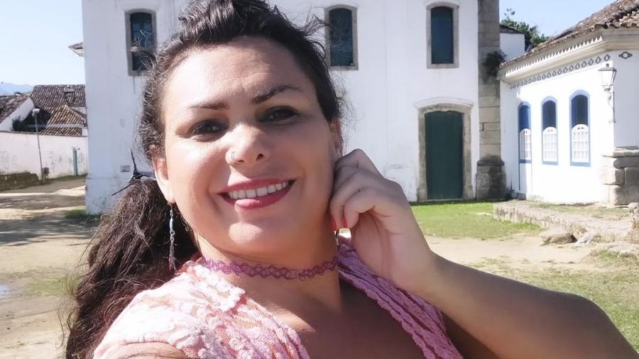 Stella Calazans, 37, luta na Justiça para receber a pensão destinada a filhas de militares falecidos - Arquivo Pessoal