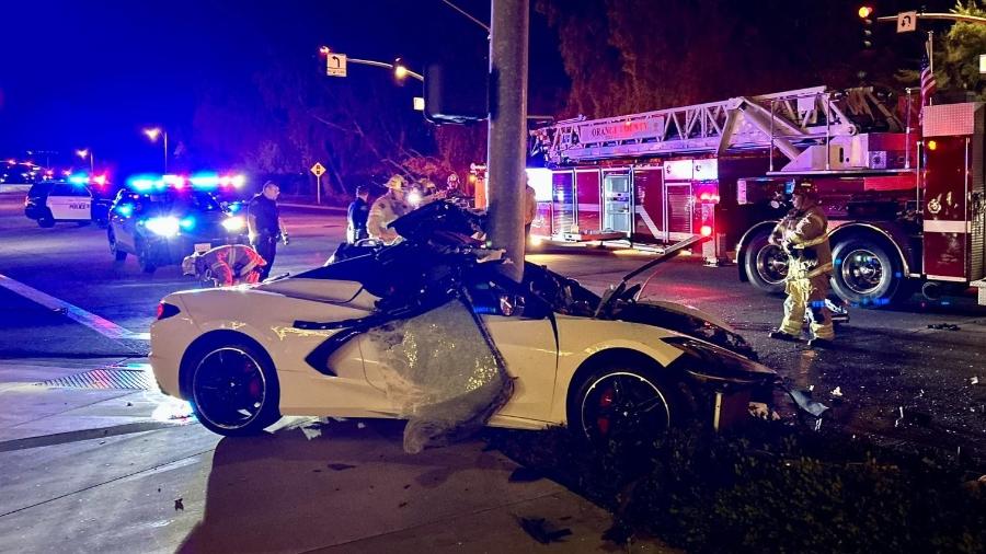 Chevrolet Corvette C8 é partido ao meio em acidente nos EUA