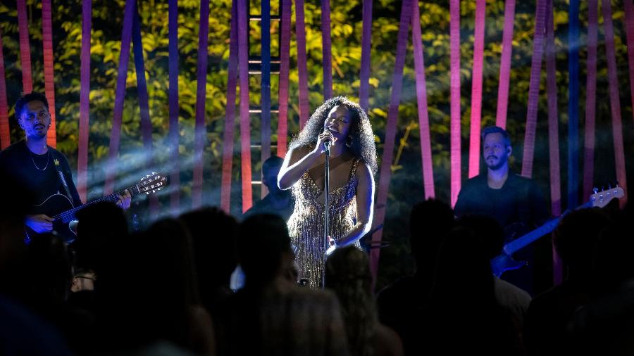 IZA se apresenta em evento da Tomorrow em 'Vale Tudo' IZA se apresenta em evento da Tomorrow em 'Vale Tudo'