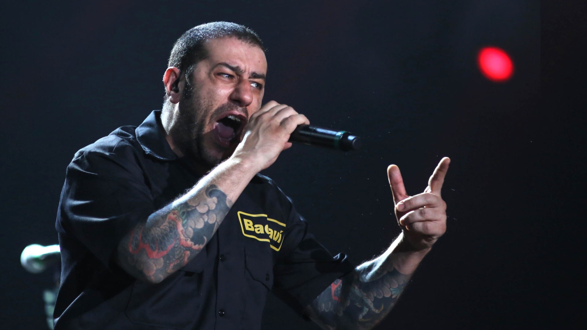 24.set.2015 - O CPM 22 abre os shows no palco mundo no quarto dia do Rock in Rio 2015, trazendo sucessos como "Dias Atrás" e "Um Minuto Para o Fim do Mundo" - Fernando Maia/UOL