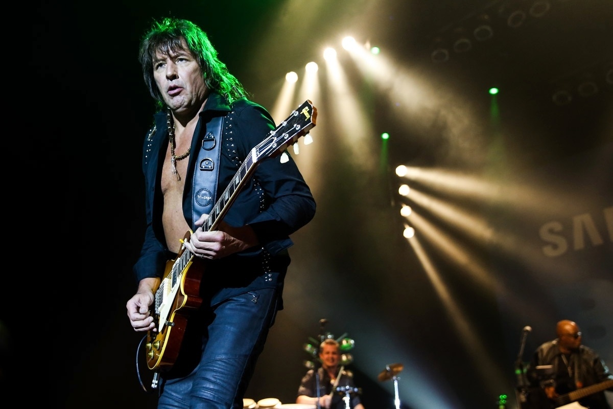8.jul.2016 - Aos 56 anos, o ex-guitarrista do Bon Jovi Ritchie Sambora em festival de blues em São Paulo. O músico já lançou três álbuns solo, o mais recente é de 2012, "Aftermath Of The Lowdown" - Brazil News